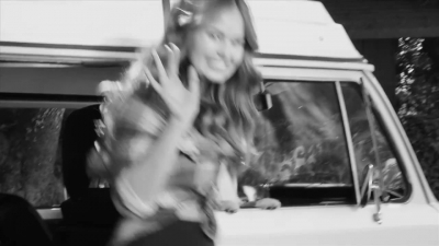 normal_Abercrombie___Fitch_Making_of_a_Star_Debby_Ryan_281295B11-09-465D.JPG