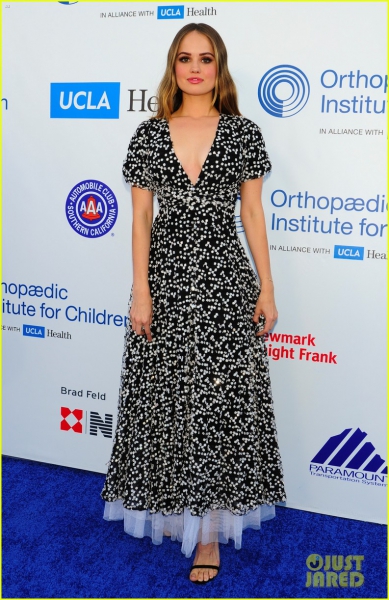 debby-ryan-is-mistress-of-ceremonies-at-stand-for-kids-gala-03.jpg