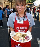 LA_Mission_Thanksgiving_Meal_For_The_Homeless8.jpg